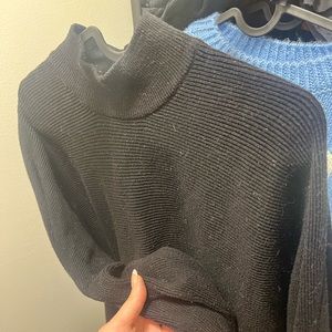 Black H&M sweater